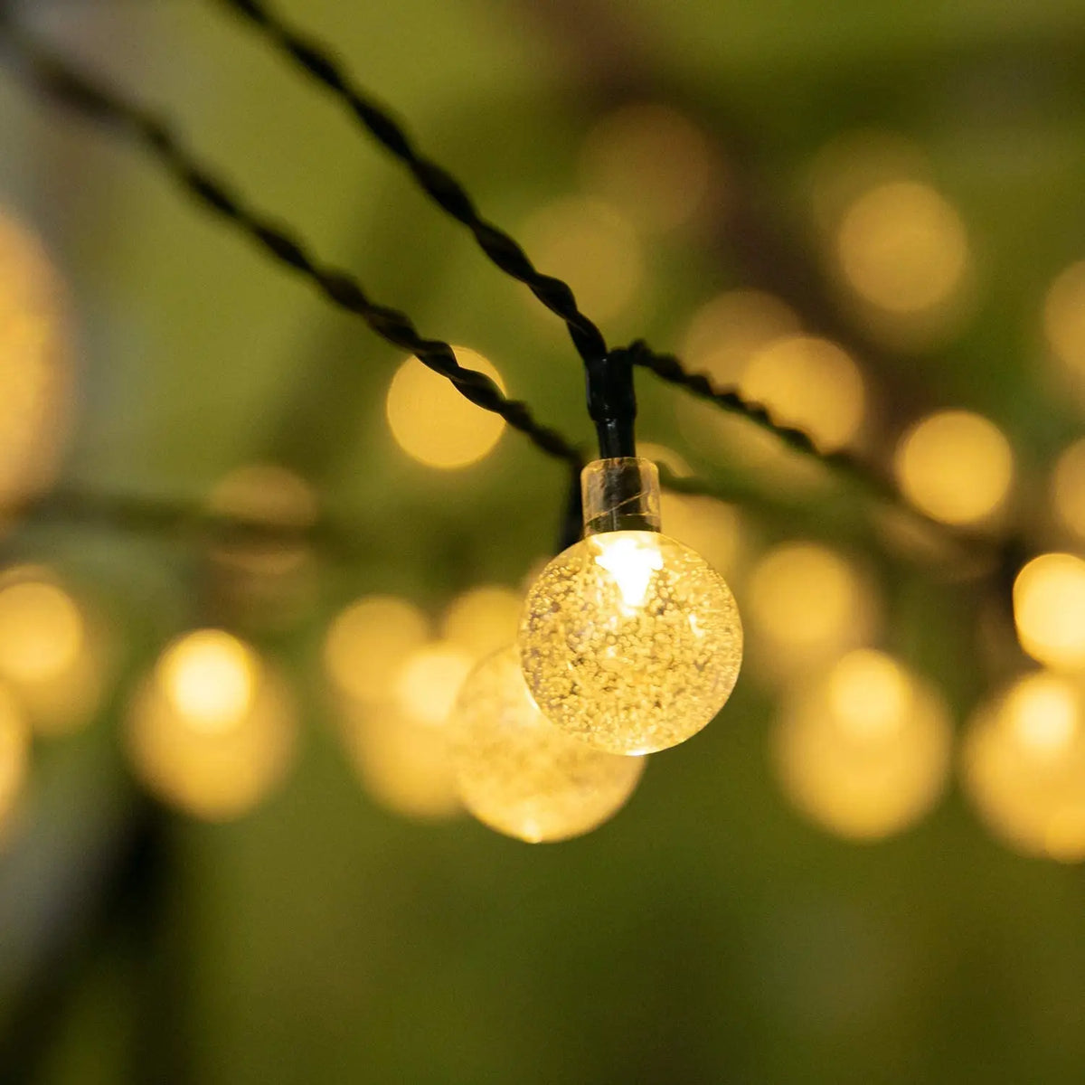 SOLAR-AURA BUBBLE SPHERE | Waterproof Outdoor Solar Crystal Globe String Lights (8 Modes)